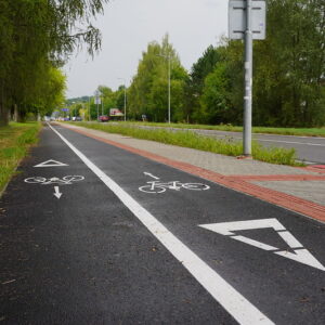 Úsek novovybudovanej cyklotrasy na Rosinskej ceste
